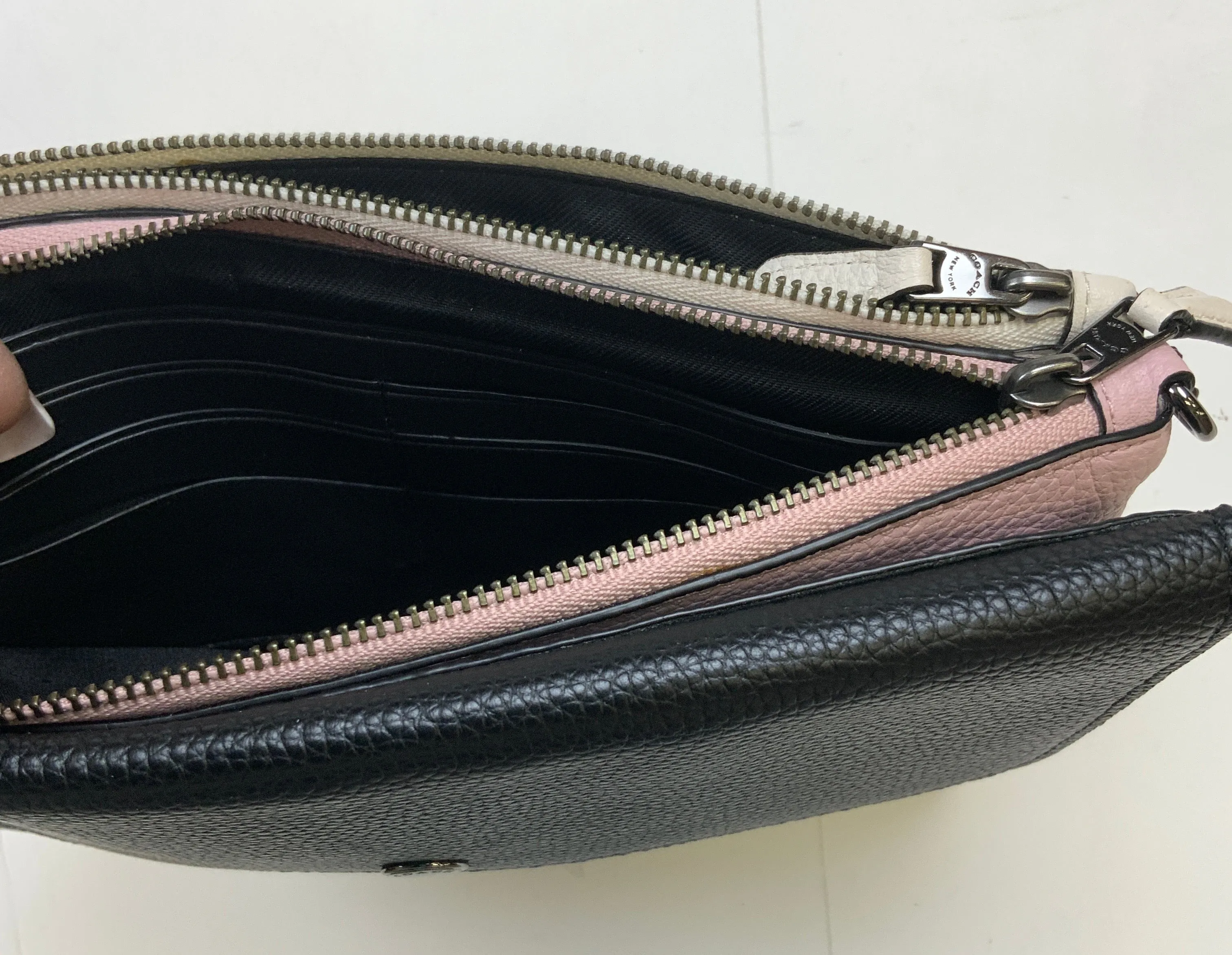 Crossbody Designer By Coach  Size: Medium