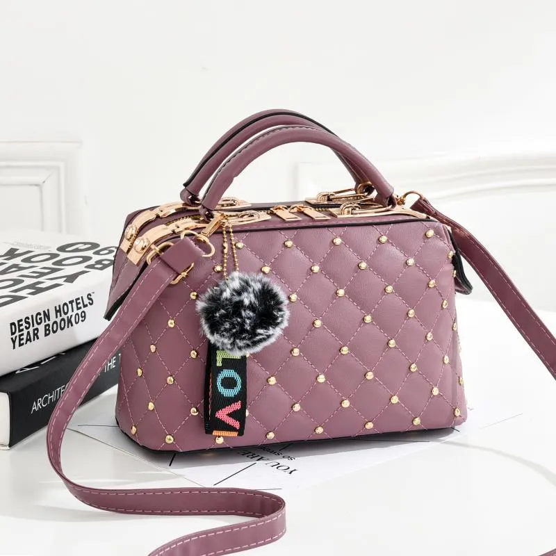 Korean Version Of The New Rivet Shoulder Diagonal Package Fashion Casual Ladies Small Square Crossbody Bag Jinli 25X13X16cm