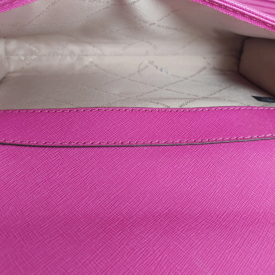 Michael Kors Fuchsia Jet Set Travel Crossbody Bag | Like New |